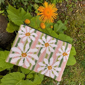 2022-11 Margueritter på striber-Clutch-PompStitch